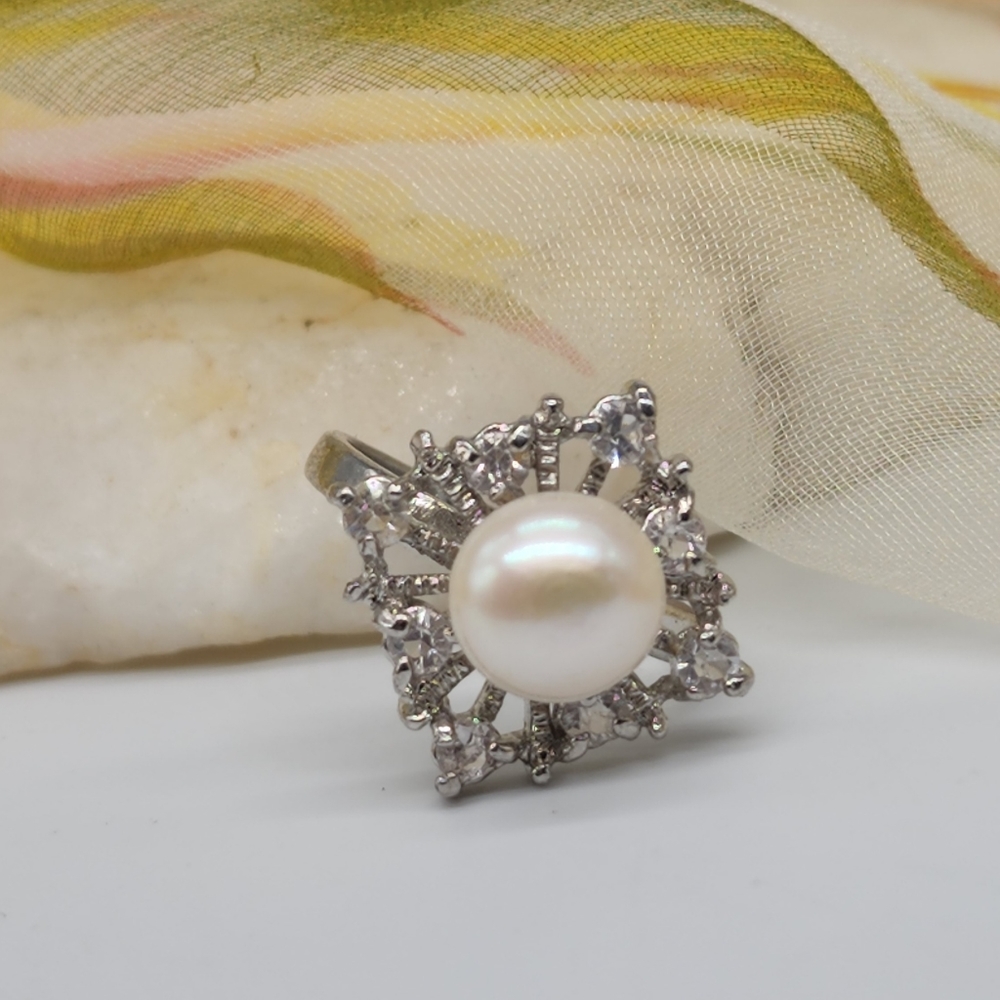❤️ Free People Jewelry Silver Ring Big Natural Freshwater Pearl White Crystal